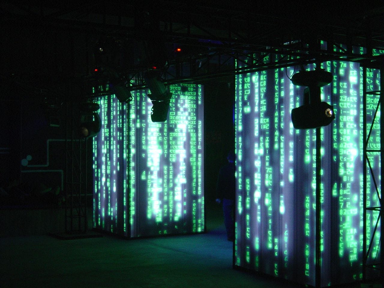 Пример, как можно использовать помещение для корпоратива в стиле Матрица