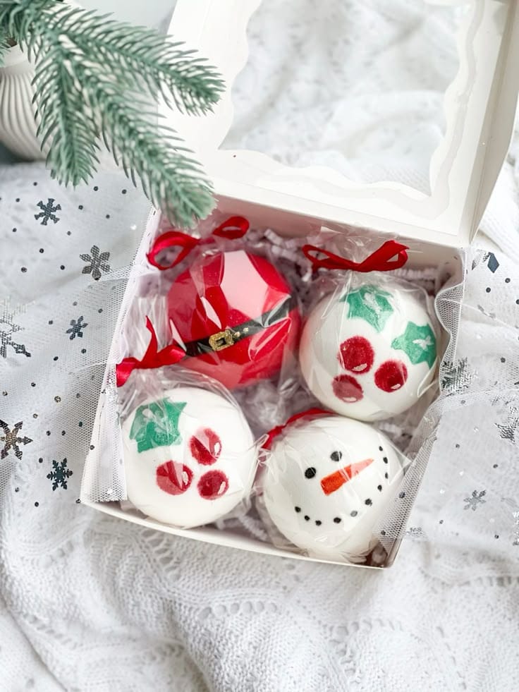 Так можно раскрасить бомбочки для ванны ручной работы. Источник: Pinterest